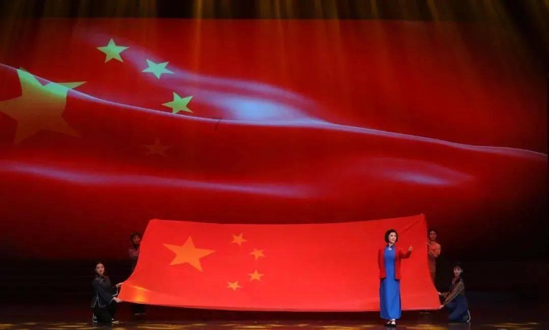 茂密丛林逃生